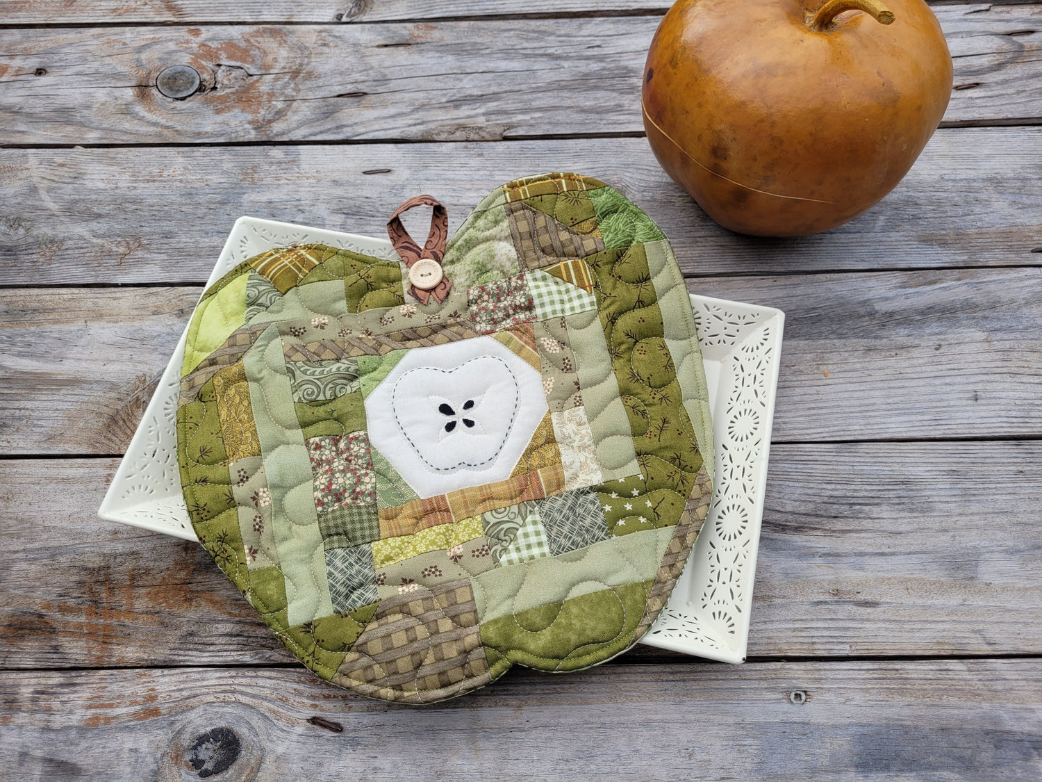 Scrappy Apple Mini Quilt - Rustic Russet
