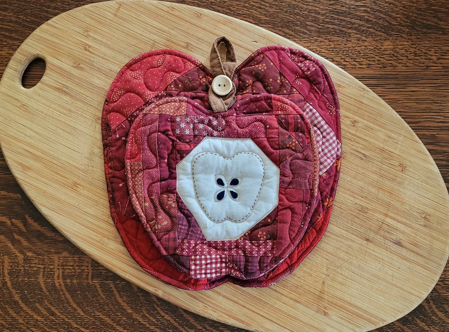 Red Scrappy Apple 2 PC Mini Quilt Set, Rustic Crimson Harvest