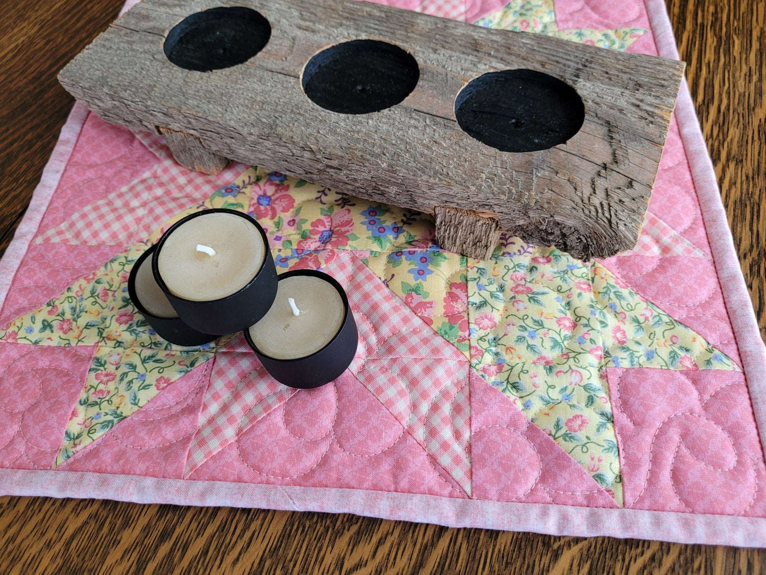 Mini Quilt with Tea Light Candles & Wooden Holder